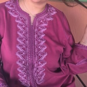 Une jellaba marocaine traditionnelle fait main handmade