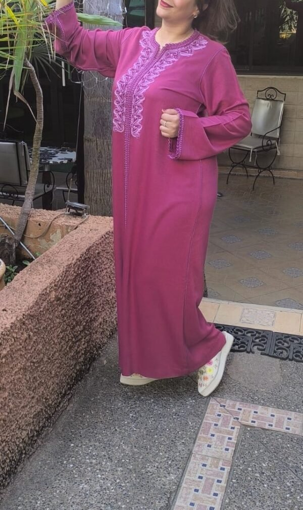 Une jellaba marocaine traditionnelle fait main handmade – Image 2
