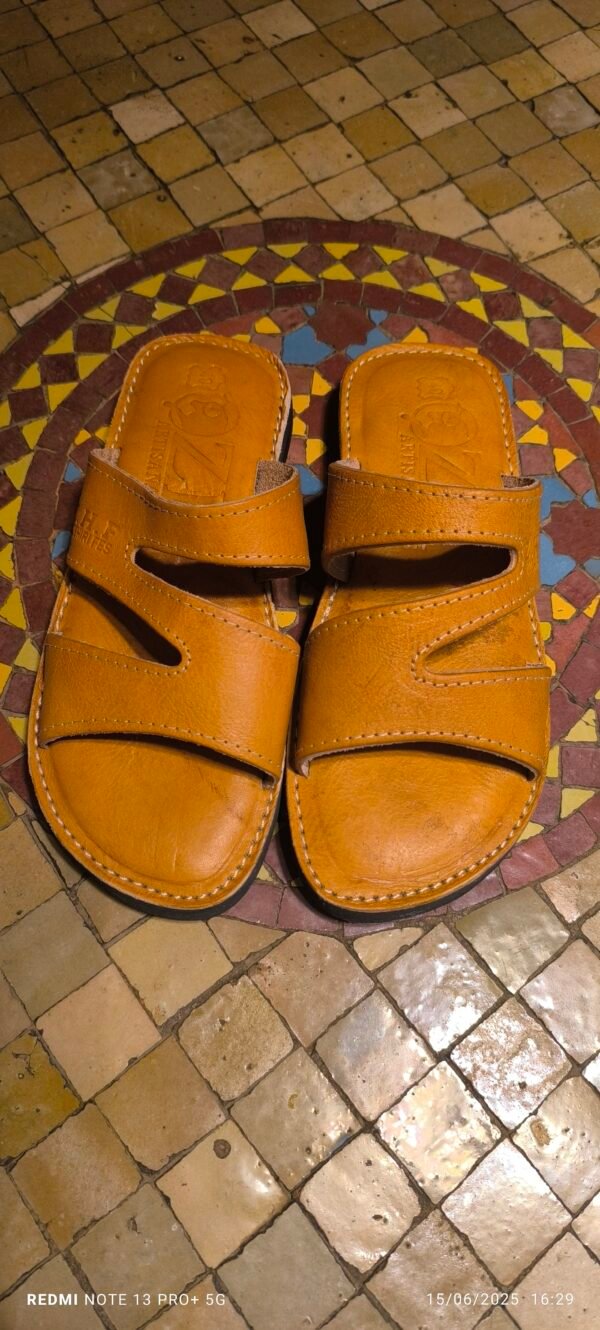 Sandales artisanales authentiques beige – Image 2