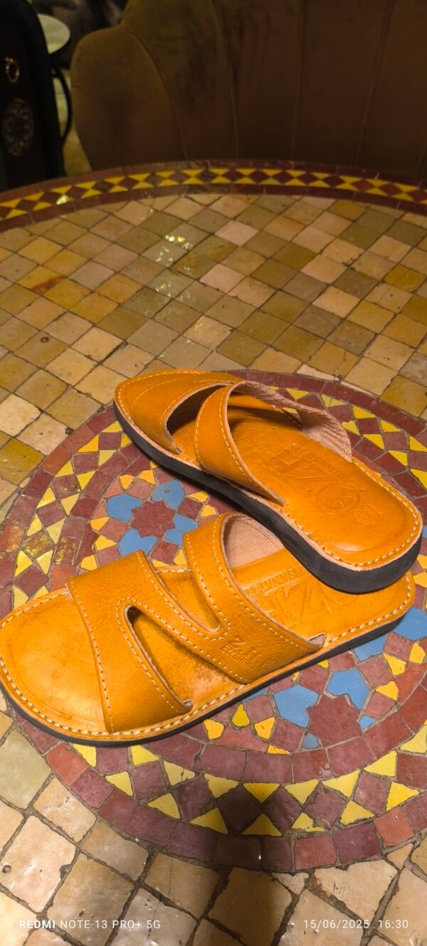 Sandales artisanales authentiques beige – Image 4