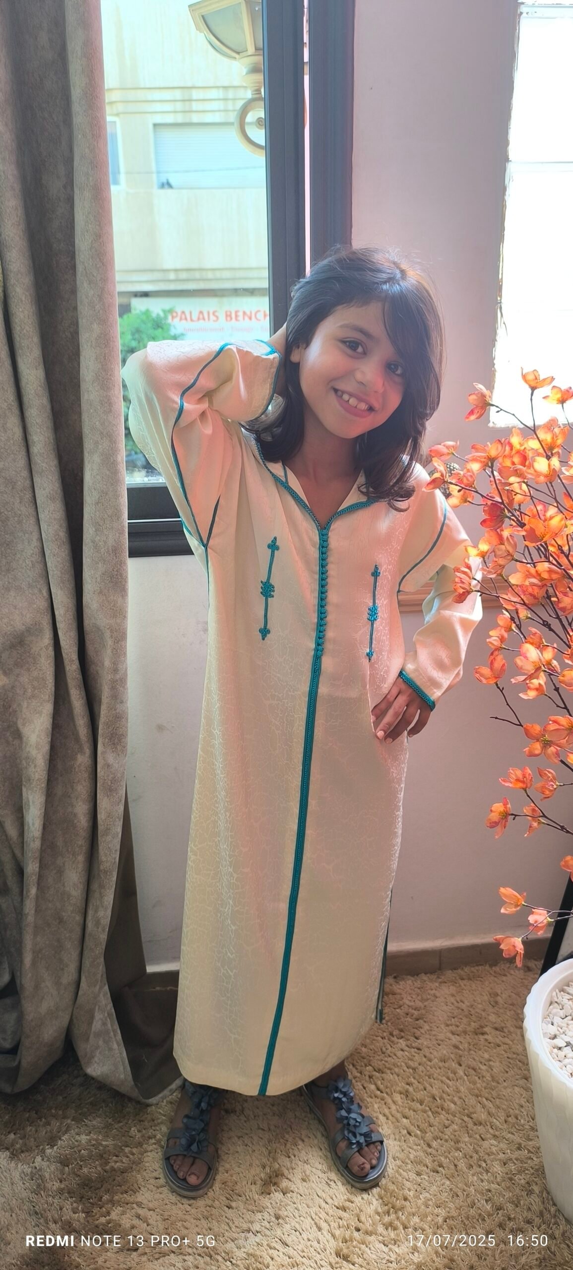 superbe djellaba pour fillette fait à la main – Image 3