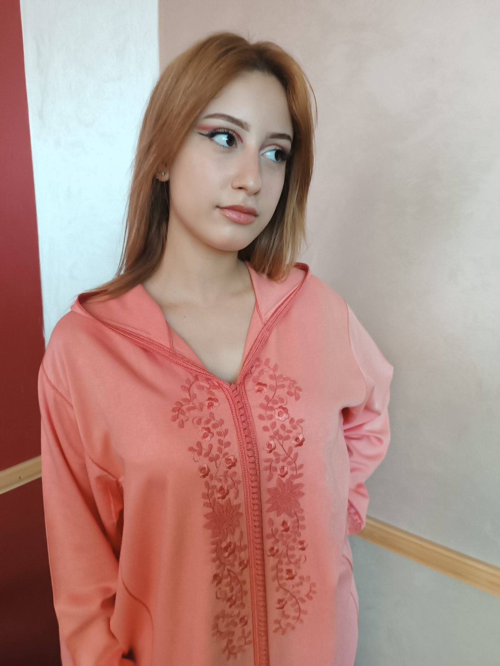 Très belle jellaba marocaine traditionnelle